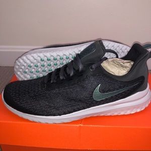 Women’s Nike renewal rival sneakers